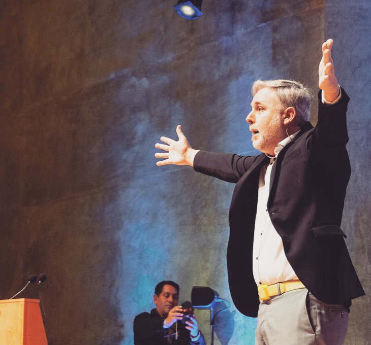 Conferenciante inspirador para eventos corporativos