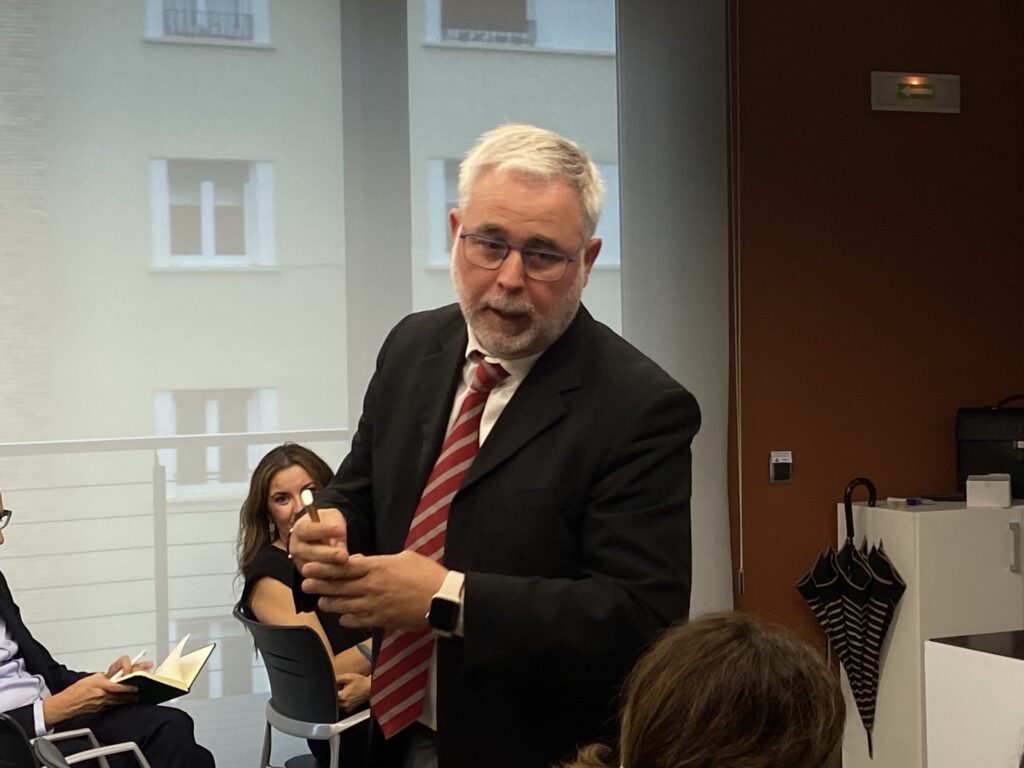 dónde encontrar un conferenciante