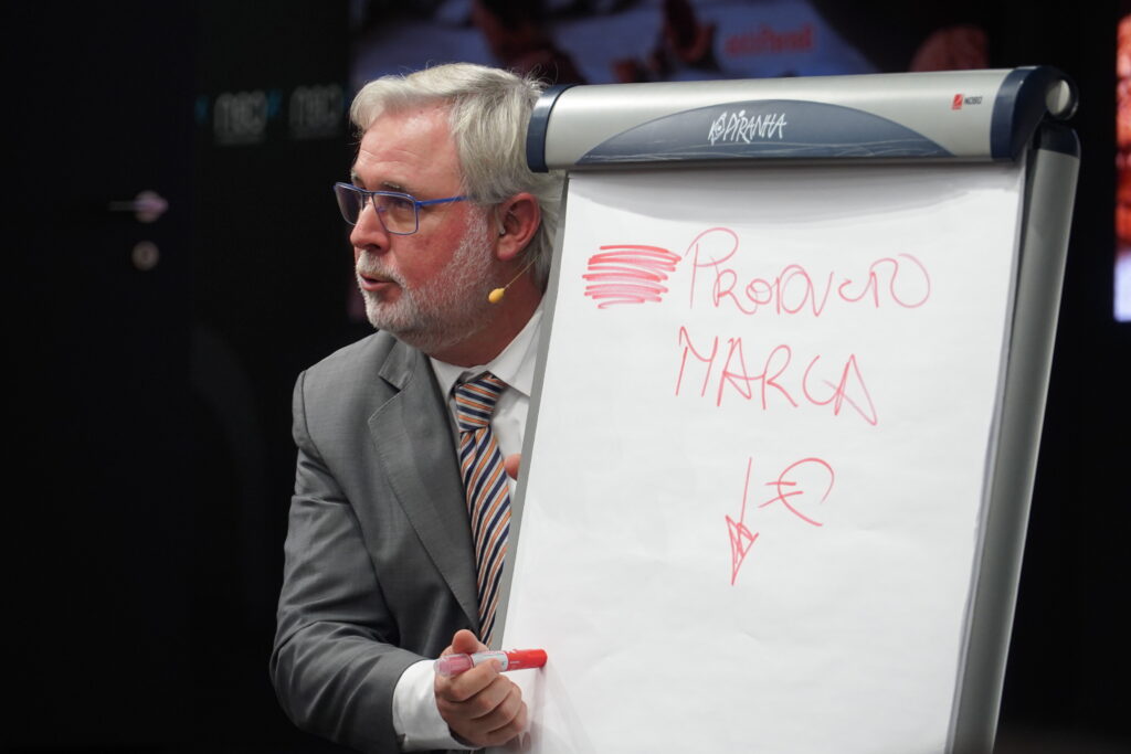 Charla de motivación y productividad: claves para transformar tu equipo comercial