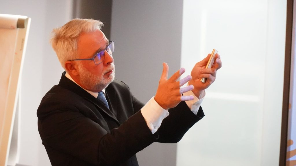 conferencia Lluís Serra