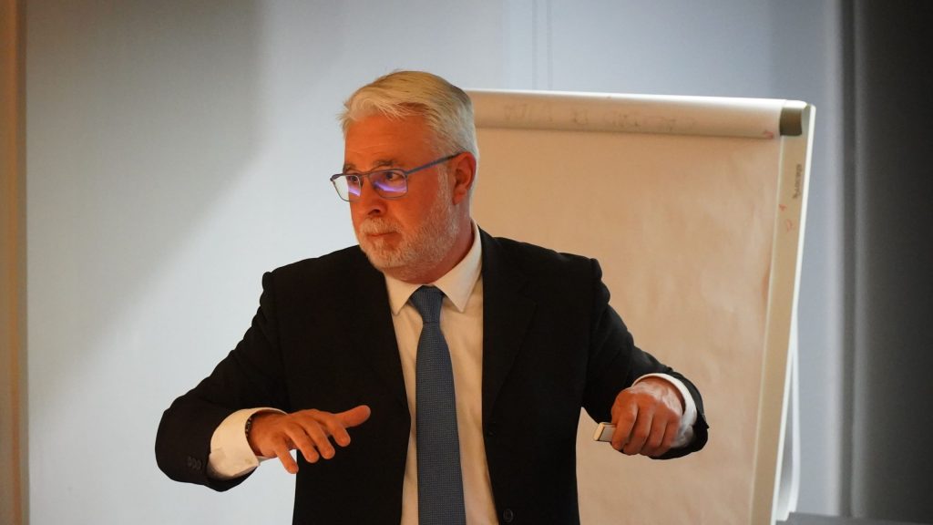 conferencia lluis serra